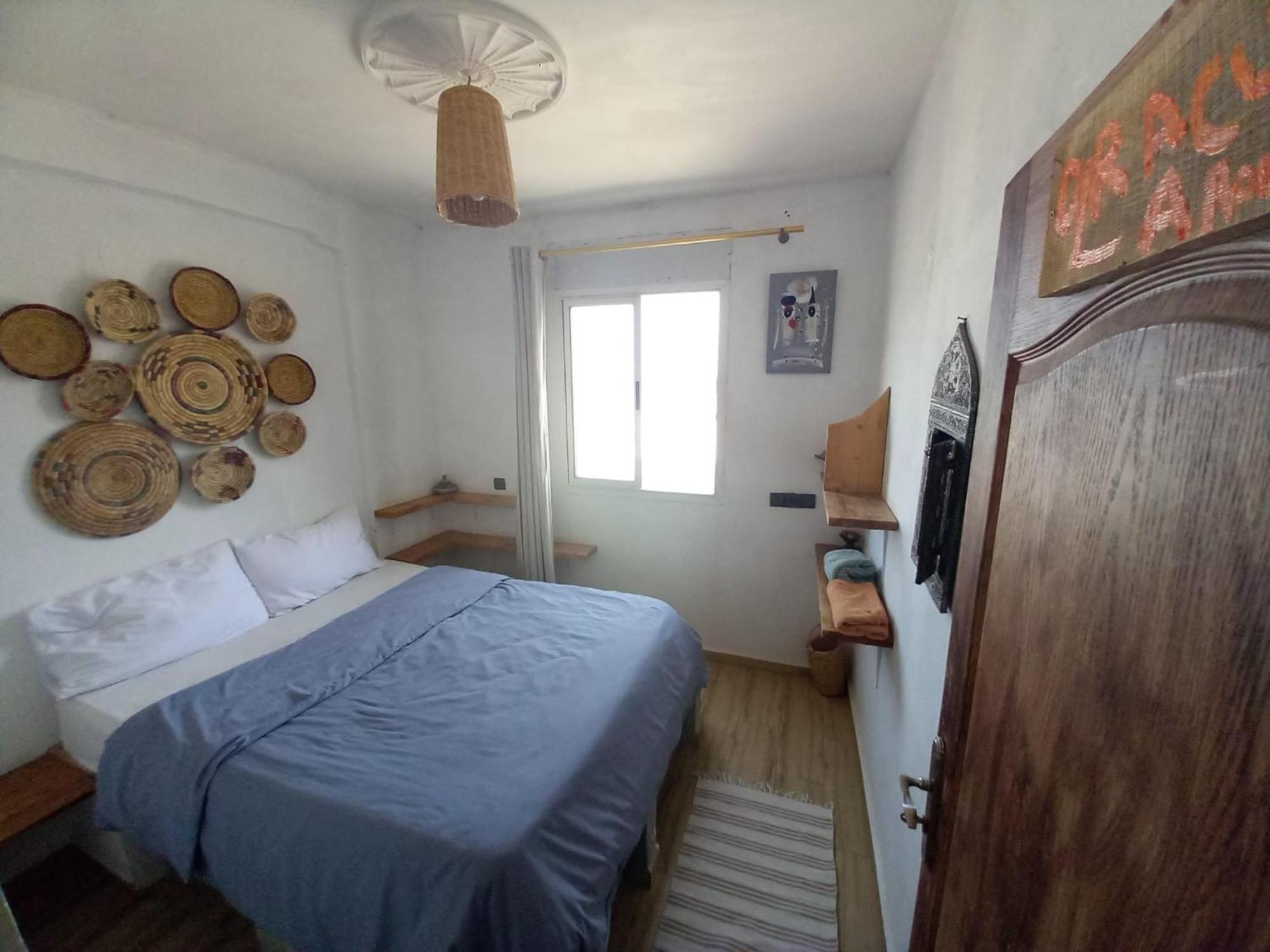 Hostal El Faro Surfstay *